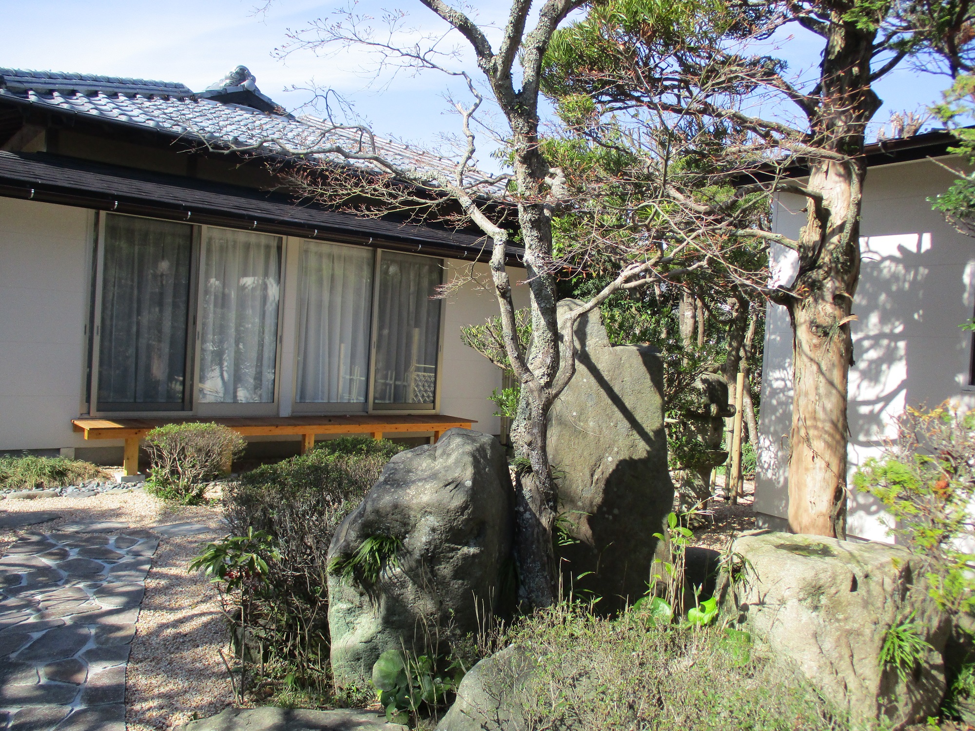 萩と旧茶室と庭園と。萩緑荘 施設全景