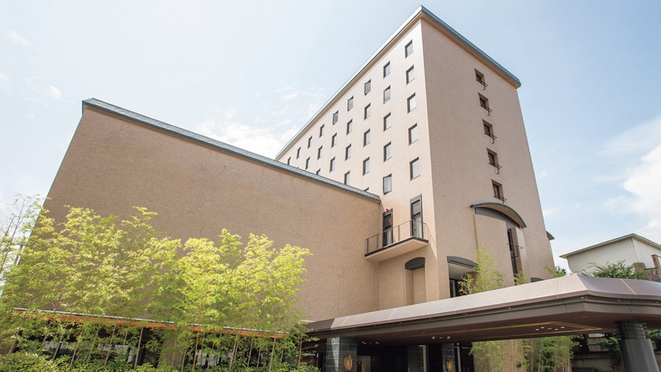 ロイヤルパインズホテル米沢 施設全景