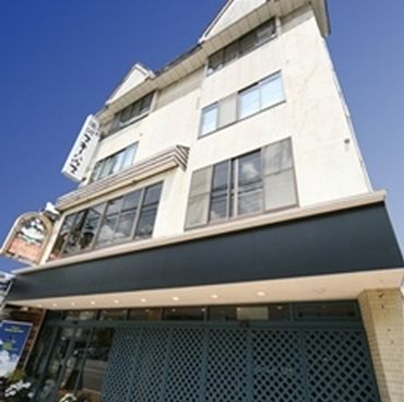 越後湯沢の温泉宿・湯沢スキーハウス 施設全景