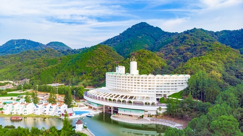 大江戸温泉物語　ホテルレオマの森 施設全景