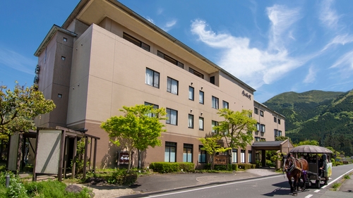 由布院温泉 ゆふいんホテル秀峰館 施設全景