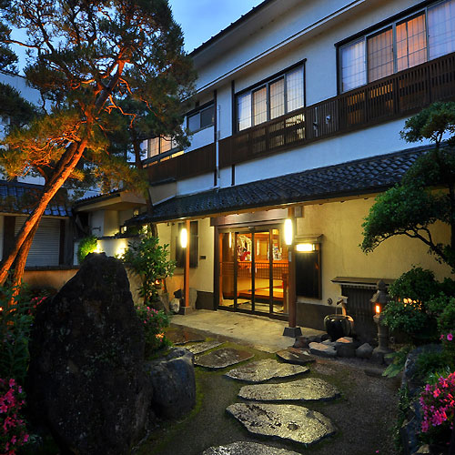 上諏訪温泉 旅荘 二葉<長野県> 施設全景