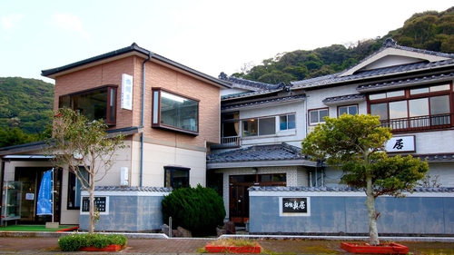 奥居旅館 <五島・奈留島> 施設全景