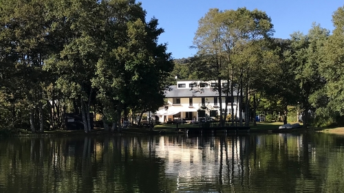 Ｌａｋｅｓｉｄｅ　Ｈｏｔｅｌｓ　Ｋｕｏｒｅ／湖畔のホテルクオレ 施設全景