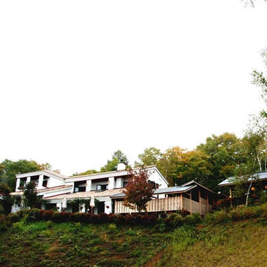 露天風呂のオーベルジュ つつじとかえで 施設全景