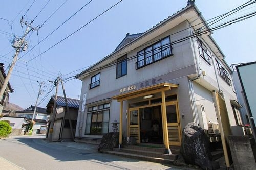 由良温泉 民宿 本間義一 施設全景