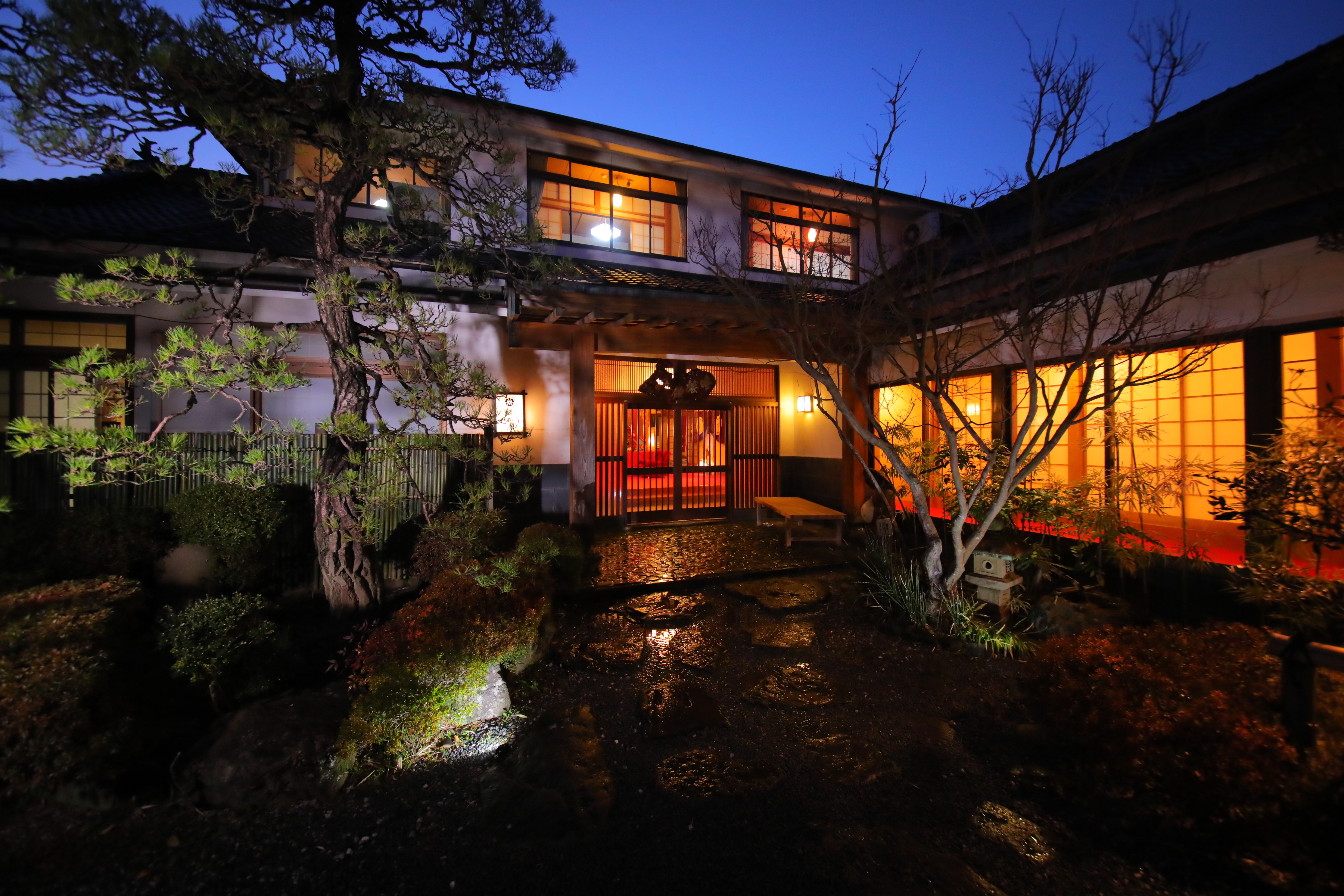 伯亭 若の屋 施設全景