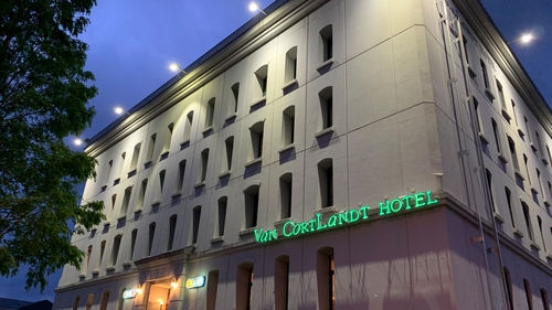VAN CORTLANDT HOTEL(ファン コートランド ホテル)