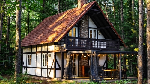 グランピングリゾート フェーリエンドルフ 施設全景