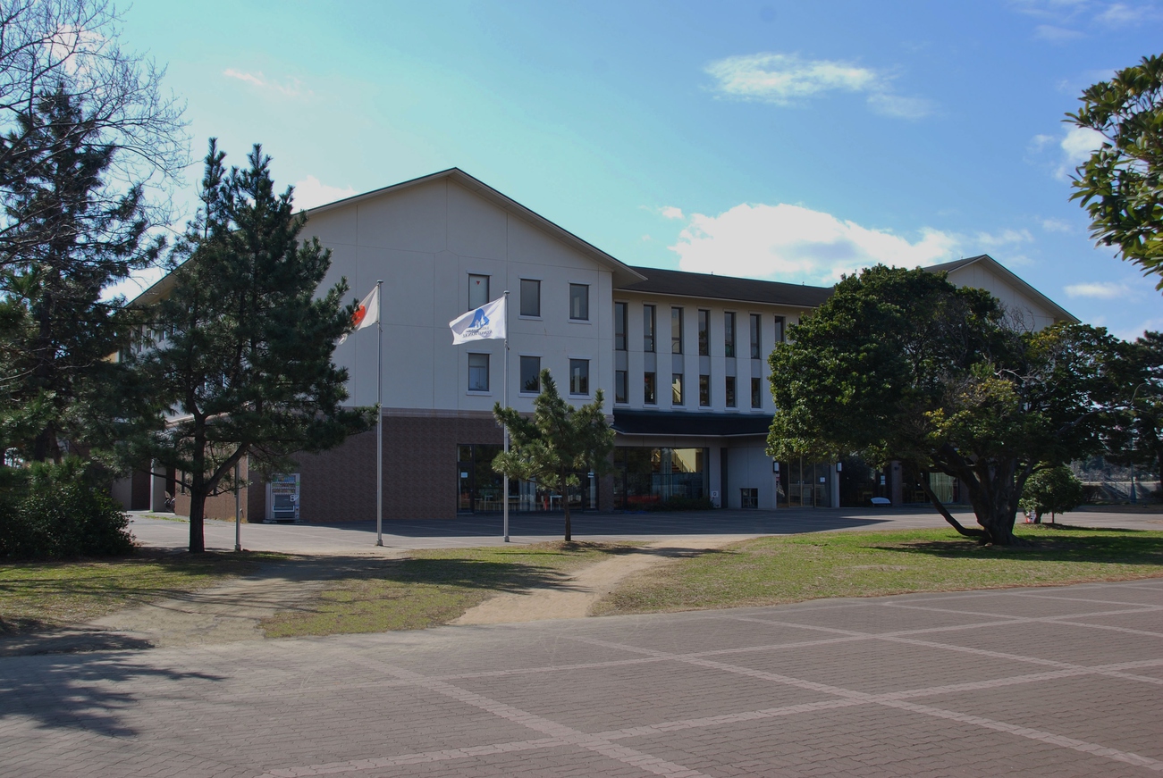 大阪国際ユースホステル 施設全景