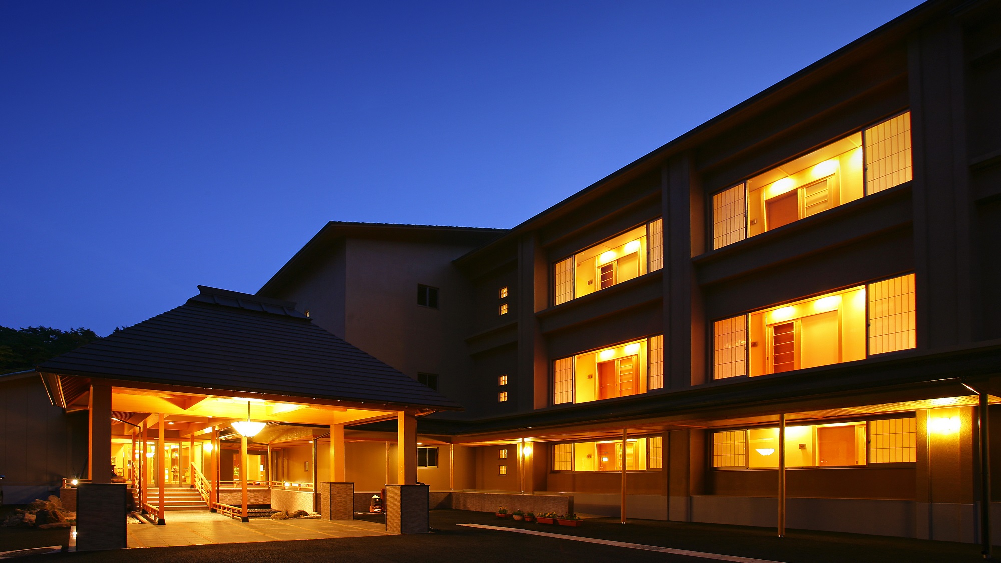 志戸平温泉 游泉 志だて 施設全景