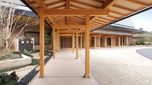 鴨川館 施設全景