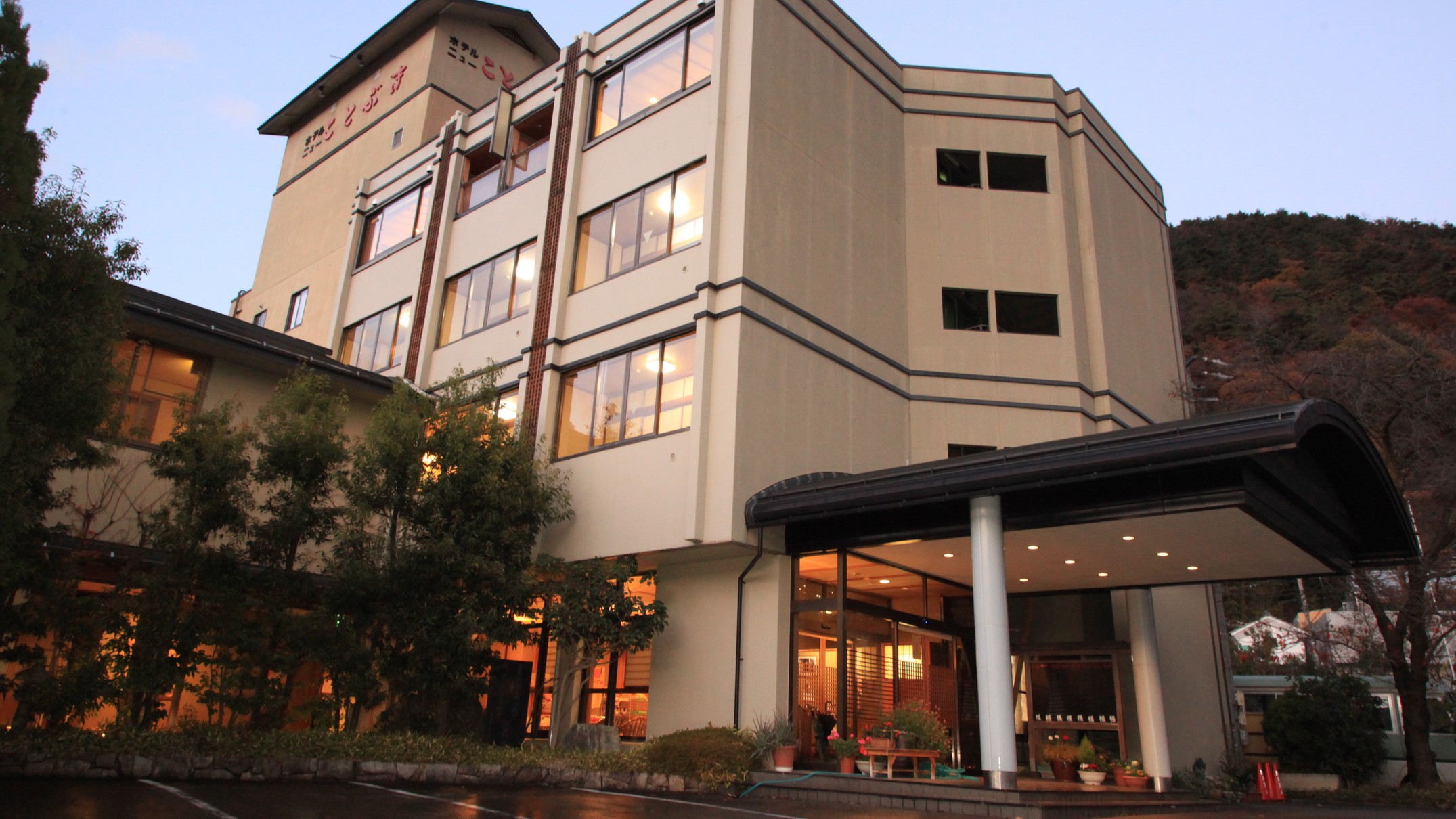 美ヶ原温泉 ホテルニューことぶき 施設全景