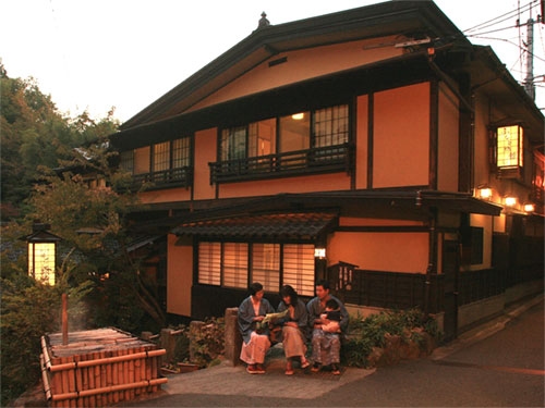 黒川温泉　ふもと旅館 施設全景