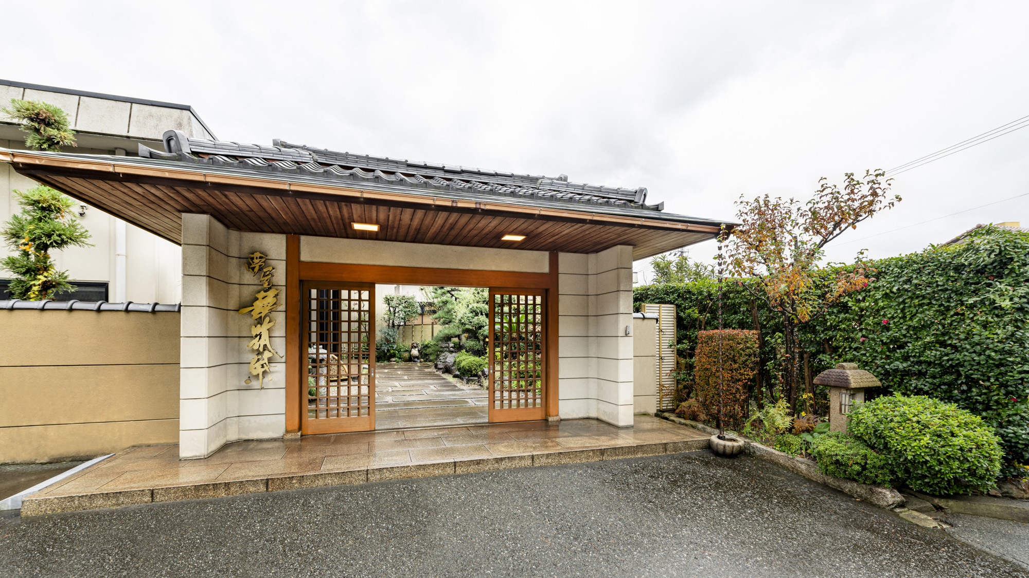 夢屋 華筑紫 施設全景
