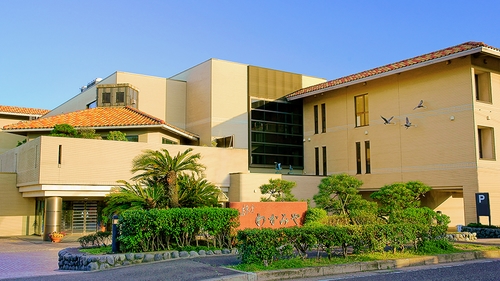 KKR鎌倉わかみや(国家公務員共済組合連合会鎌倉保養所) 施設全景