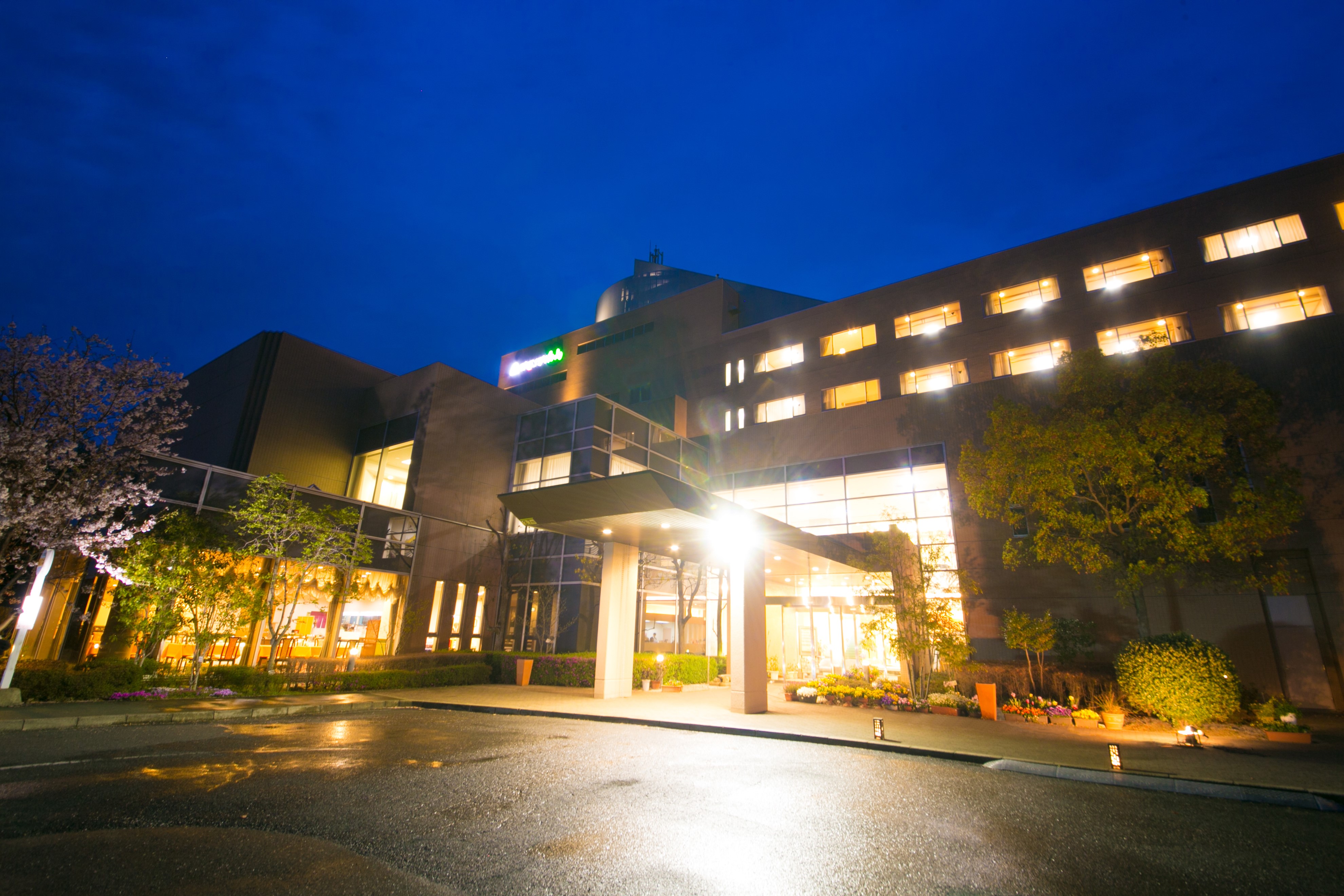 屋島灘温泉 TRESTA白山 施設全景