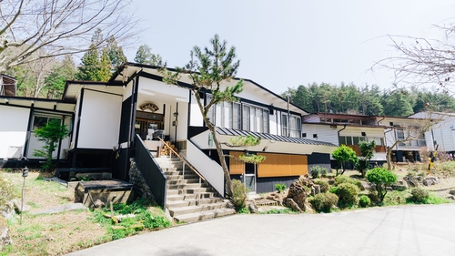 おおぐて湖畔 しらさぎ荘 施設全景