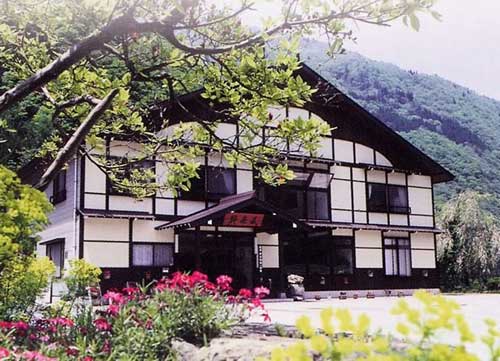 聖の湯 民宿 粋泉荘 施設全景