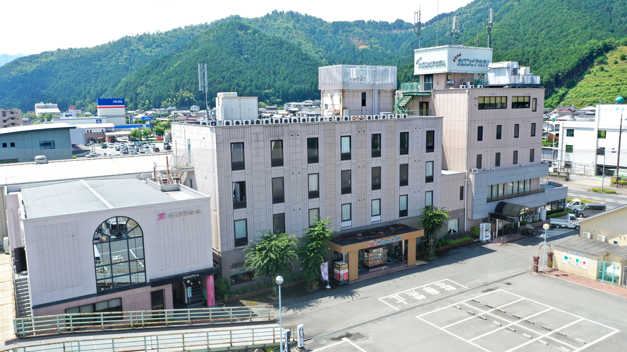 丹波ささやまホロンピアホテル 施設全景