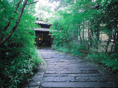 写真：小田温泉　静寂な森の宿　山しのぶ