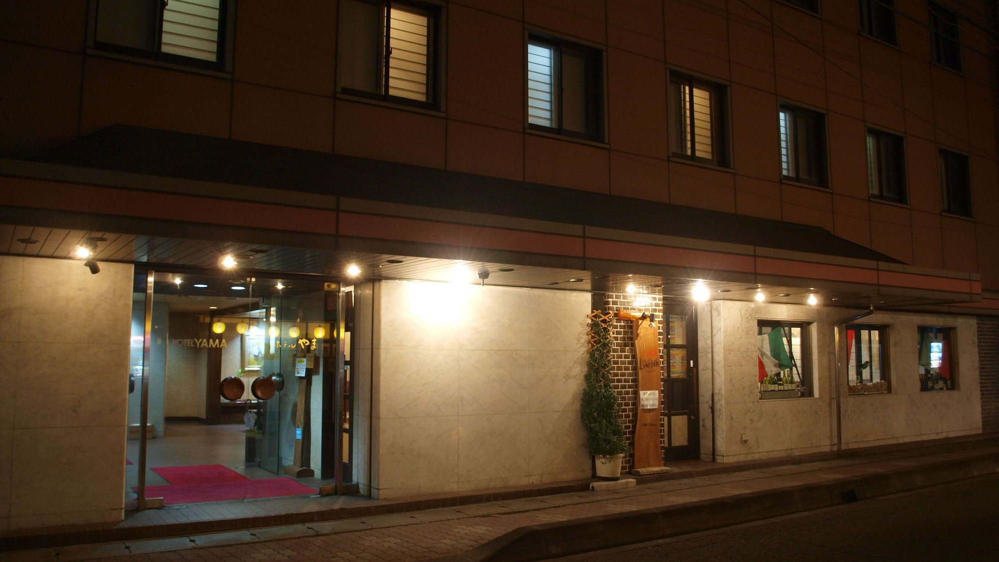 ホテルやま 施設全景