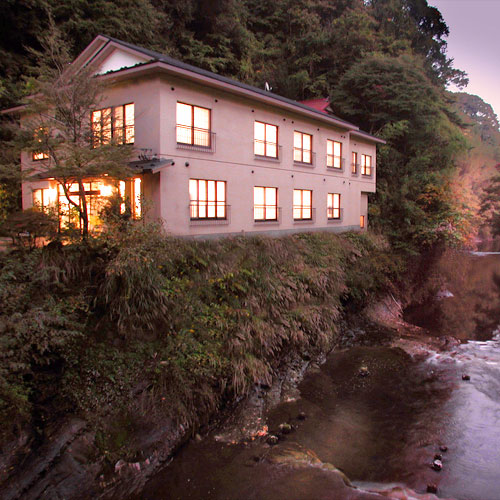 養老渓谷温泉郷　温泉旅館　川の家