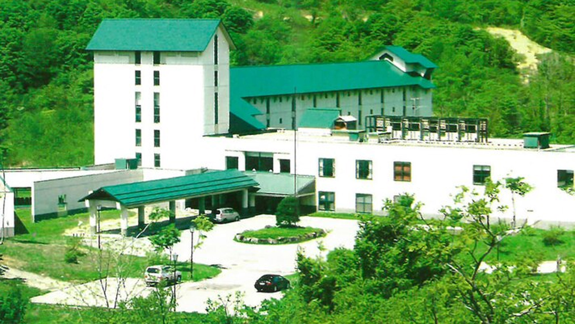 鳥海 猿倉温泉 ホテルフォレスタ鳥海 施設全景