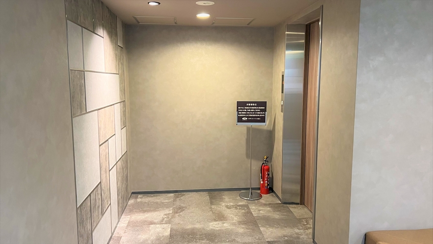 東館エレベーター