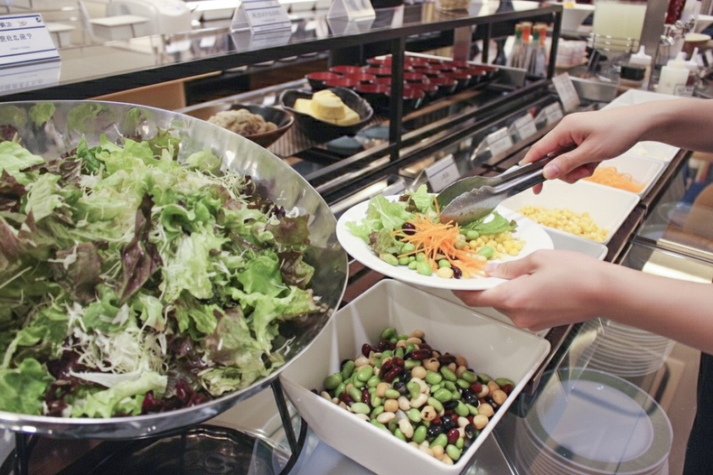 スタンダード★朝食ビュッフェ付き★大阪駅より徒歩3分！駅チカで利便性バツグン！12時チェックアウト