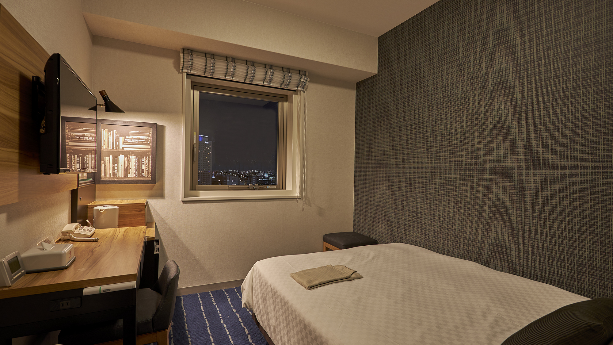 ■シングルルーム：15.3㎡・140ｃｍ&times;195㎝（シモンズ社製）のベッドをご用意。