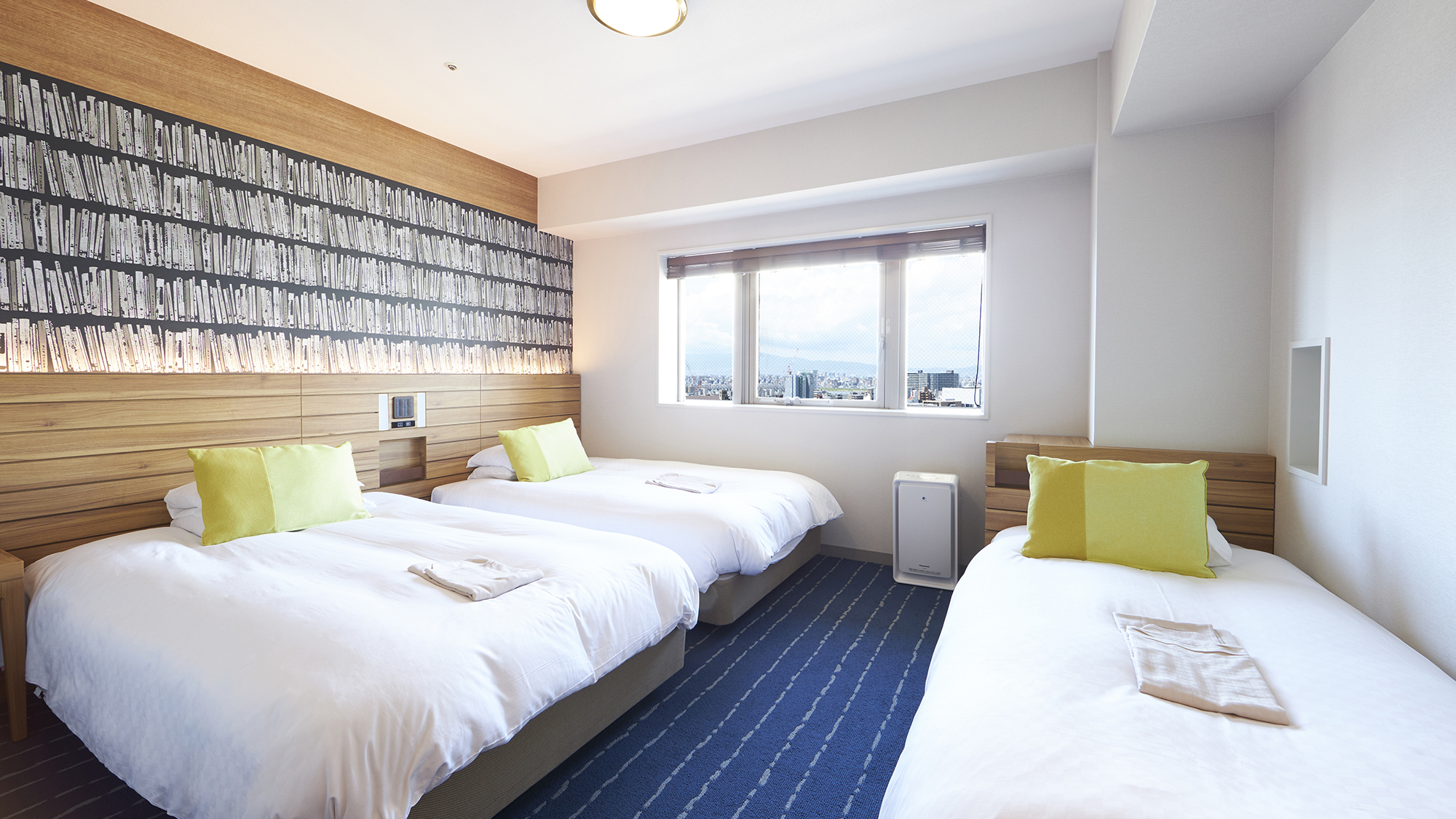 ■トリプルルーム：21.2㎡ ～・120ｃｍ&times;195㎝&times;2と96ｃｍ〜&times;190ｃｍのベッドをご用意。