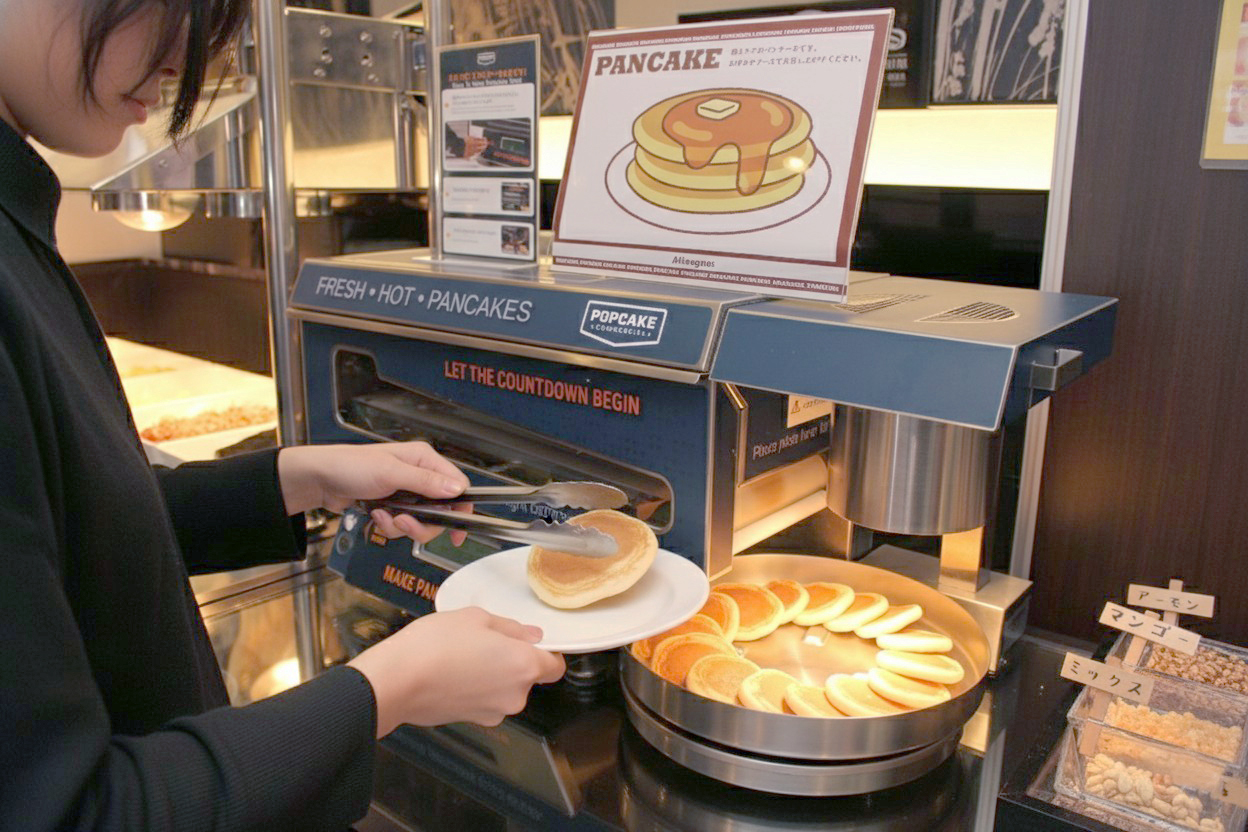 朝食ビュッフェ（パンケーキ）