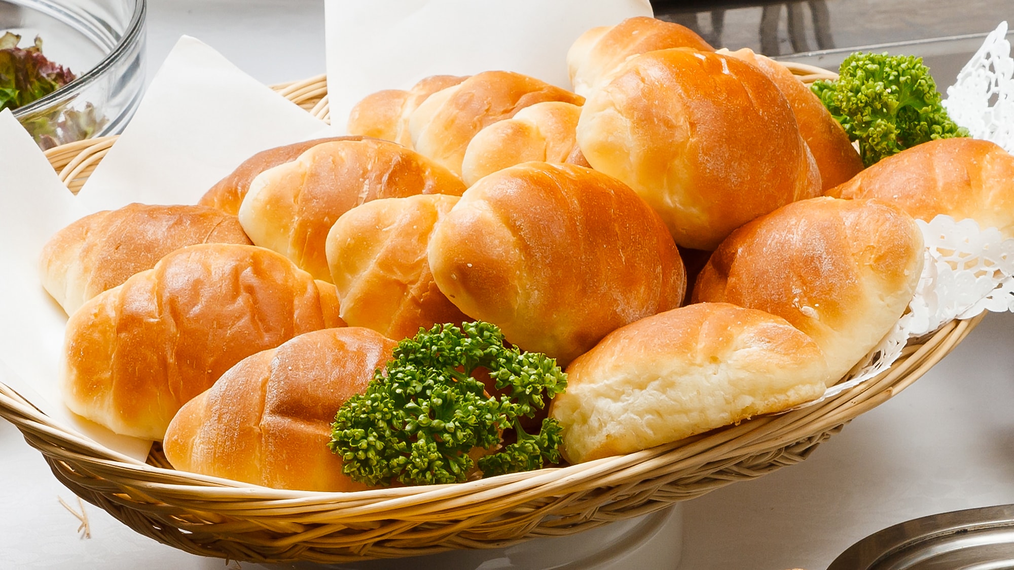 【朝食】ロールパン