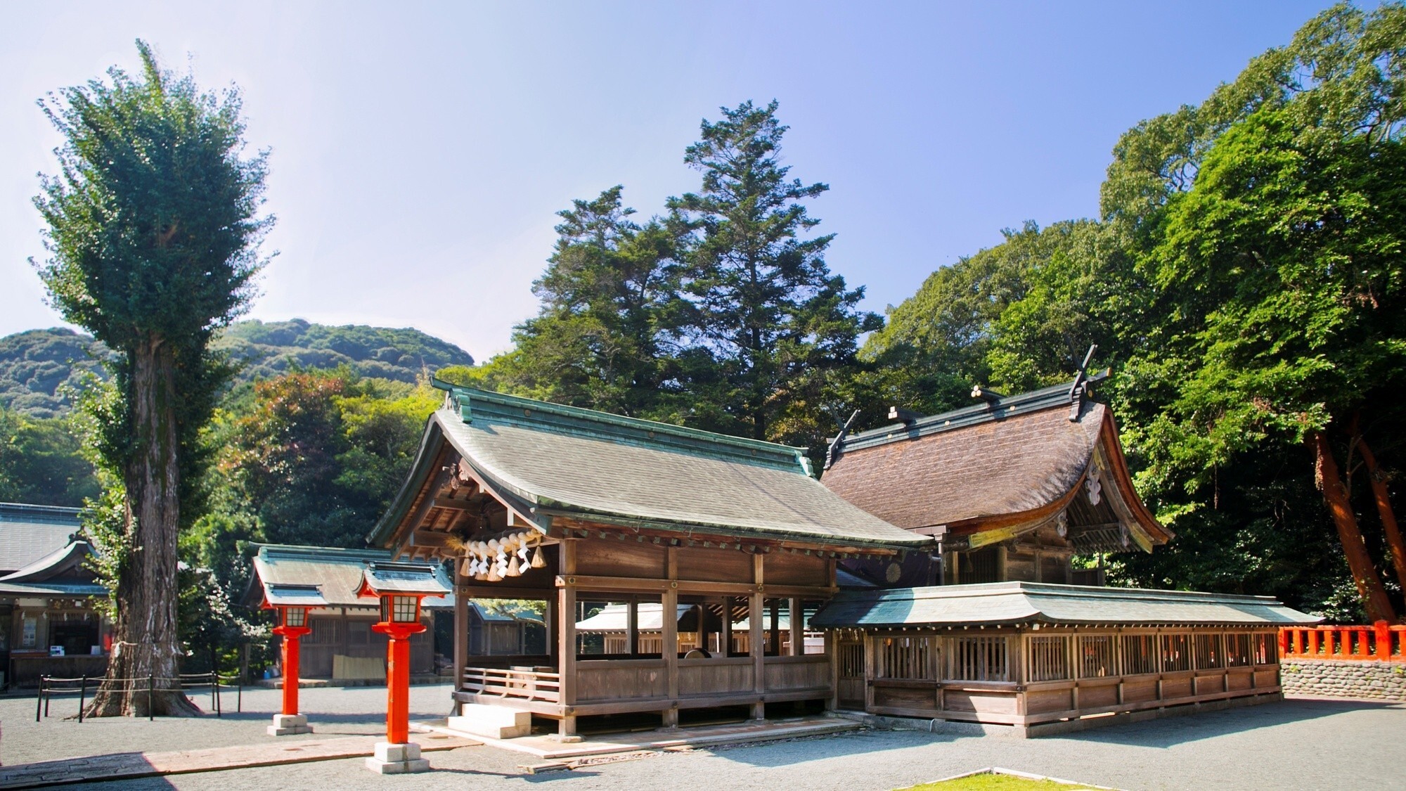 周辺観光/【宗像大社】世界遺産に輝く、海の守り神を祀る古社…当館から車で1時間5分