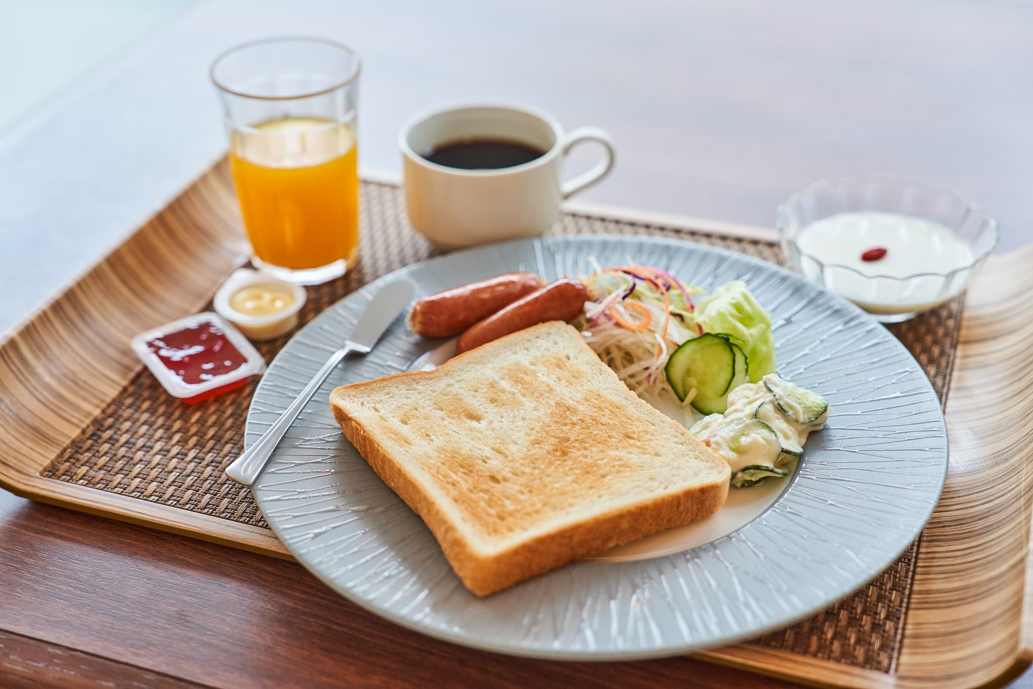 朝食