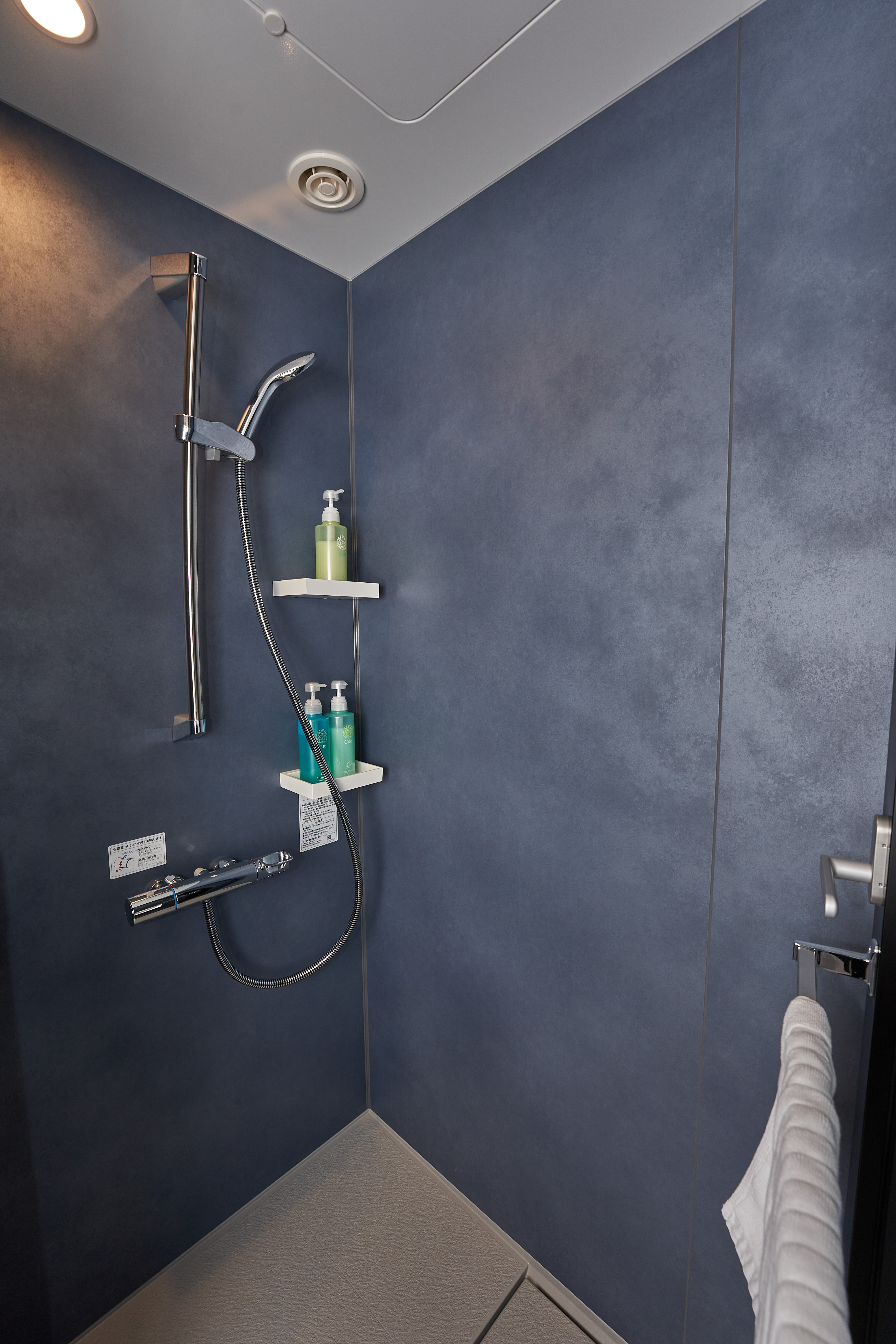 モダンシングルシャワールーム