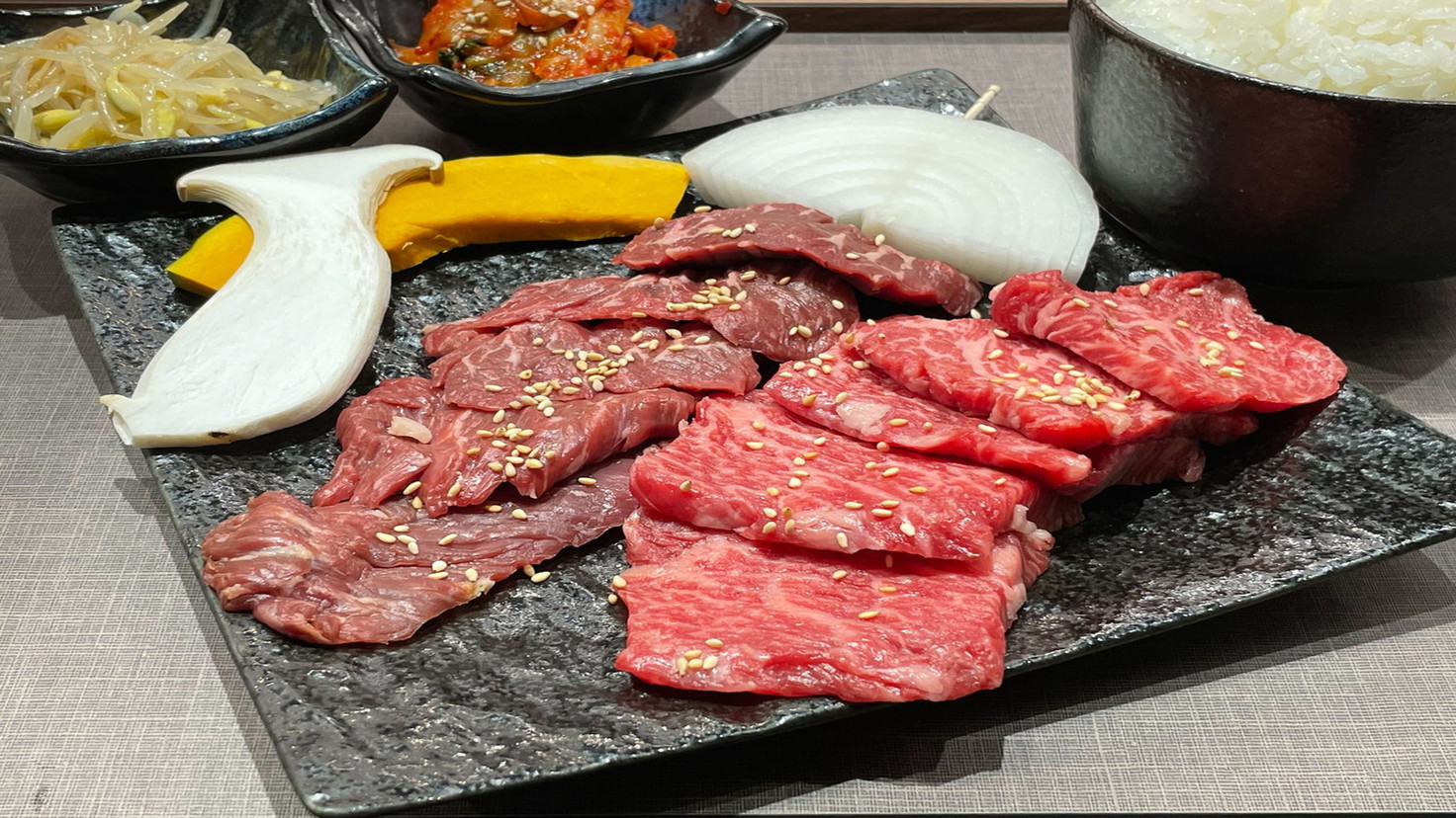 【夕食付き】厳選2種♪お肉の食べ比べセットをご用意