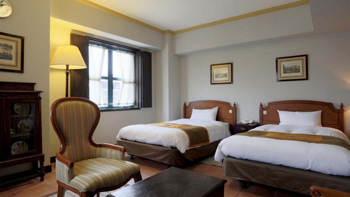 デラックスコーナーツイン