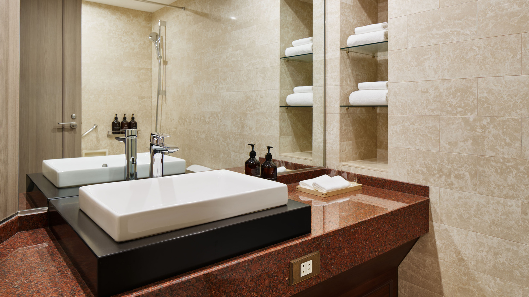 Bathroom Standard room EastWing 