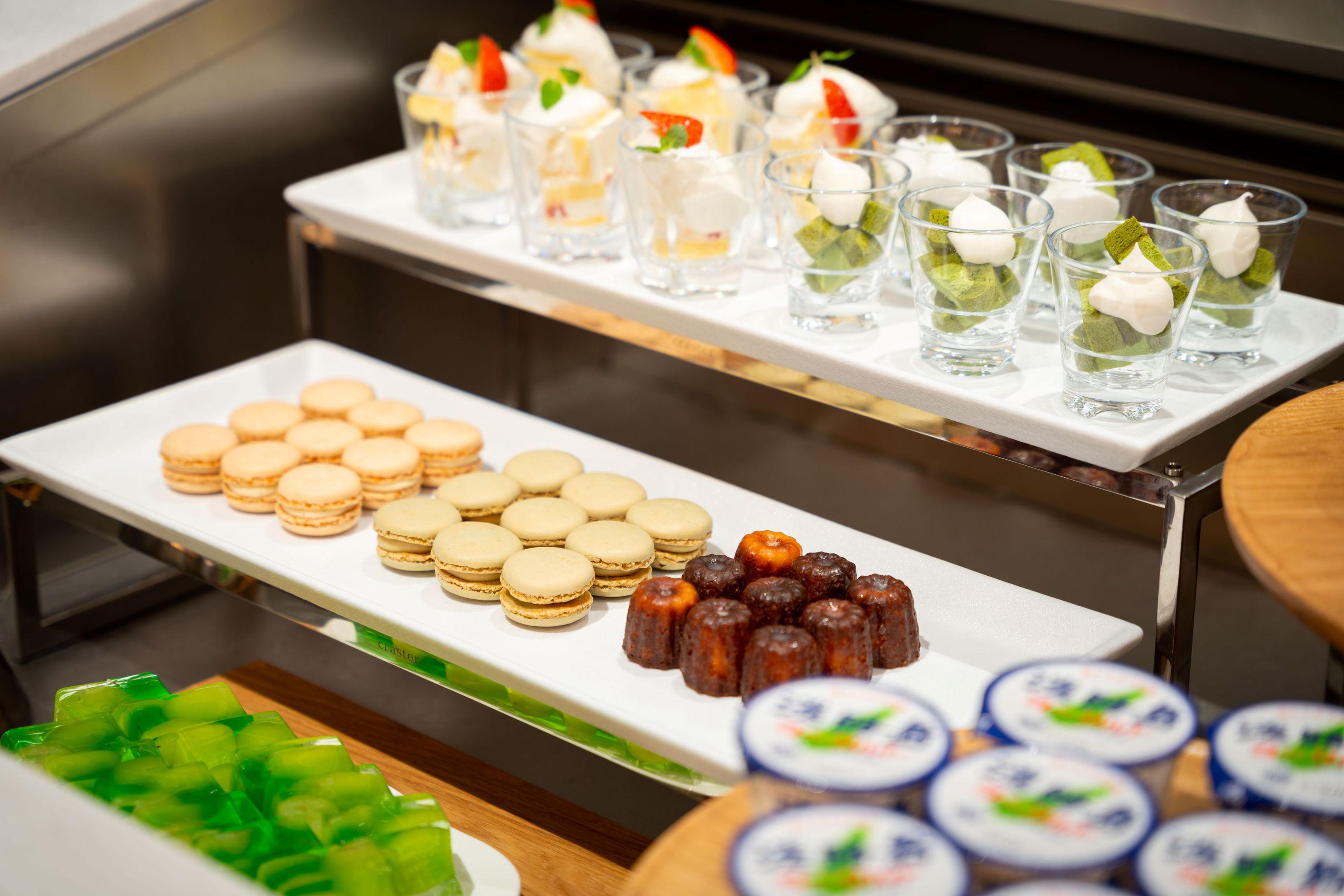 【ポイント10倍】大阪駅から無料バスで15分 「大阪の迎賓館」で寛ぎの時間を  ＜朝食付＞