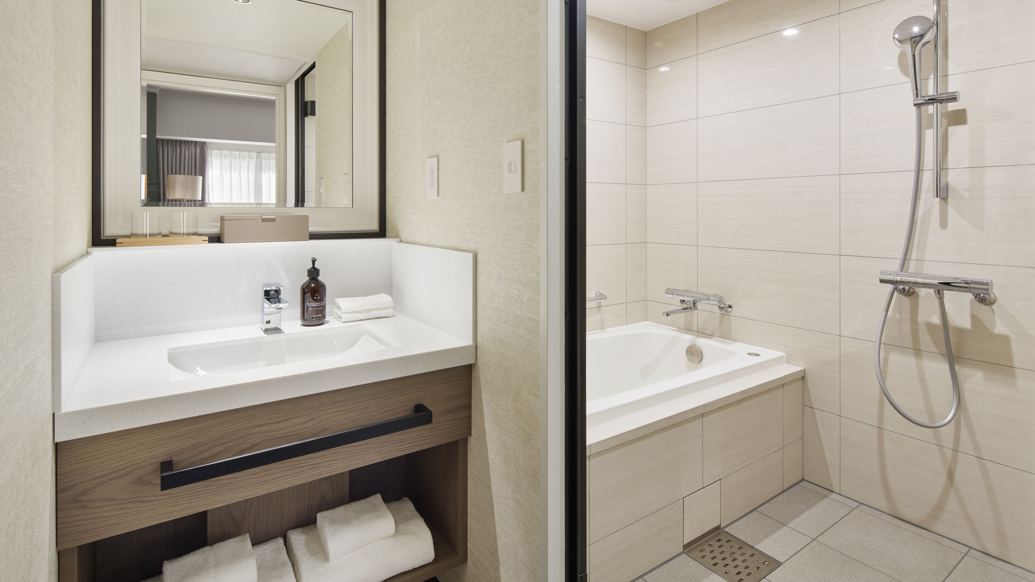 RIHGA Royal Hotel Osaka, Vignette Collection by IHG(部屋(水回り))