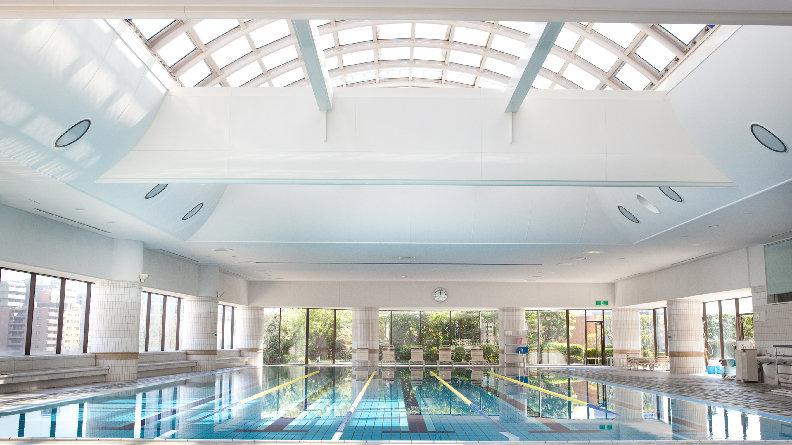 【スイミングクラブ】競泳プール