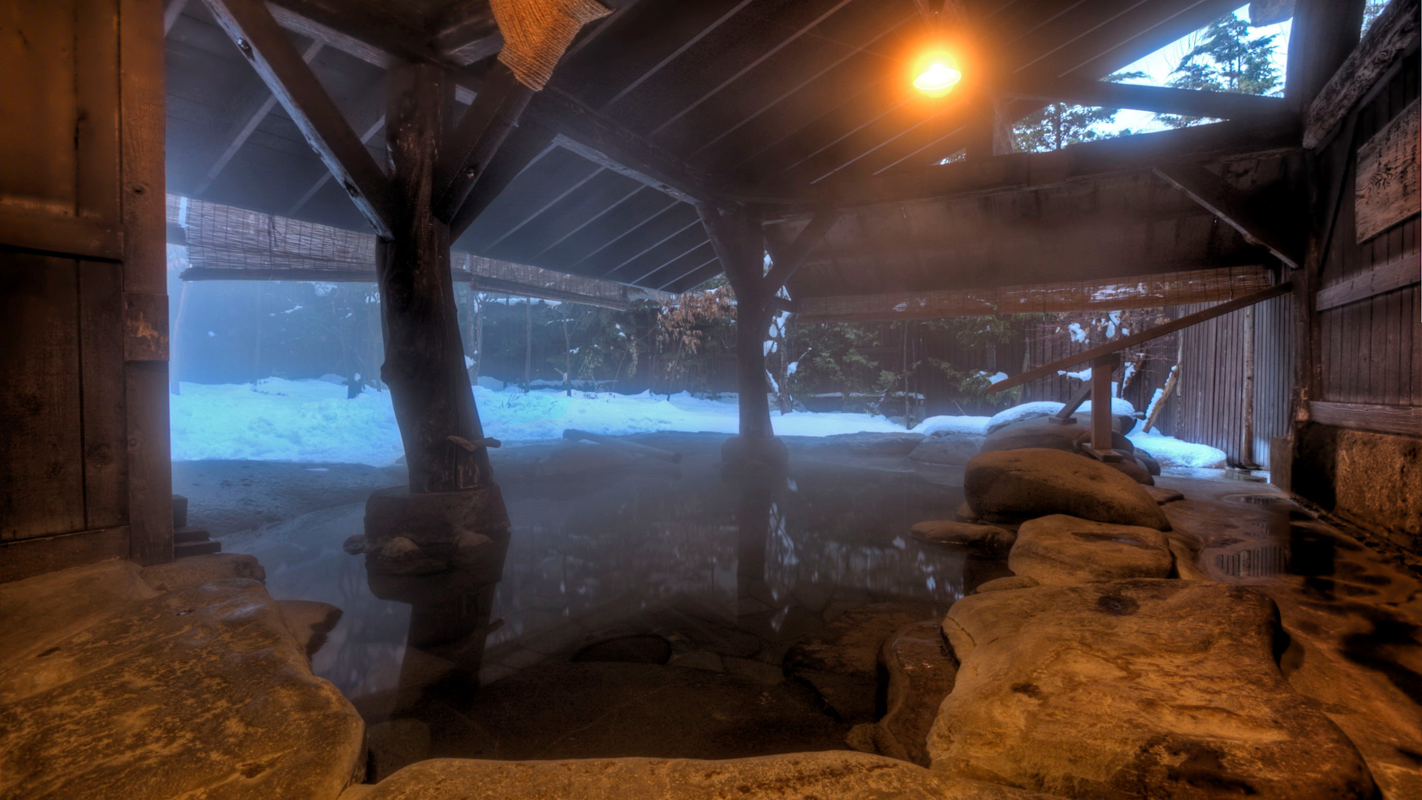 地下露天風呂「ゆ瞑み」法灯の湯～夜