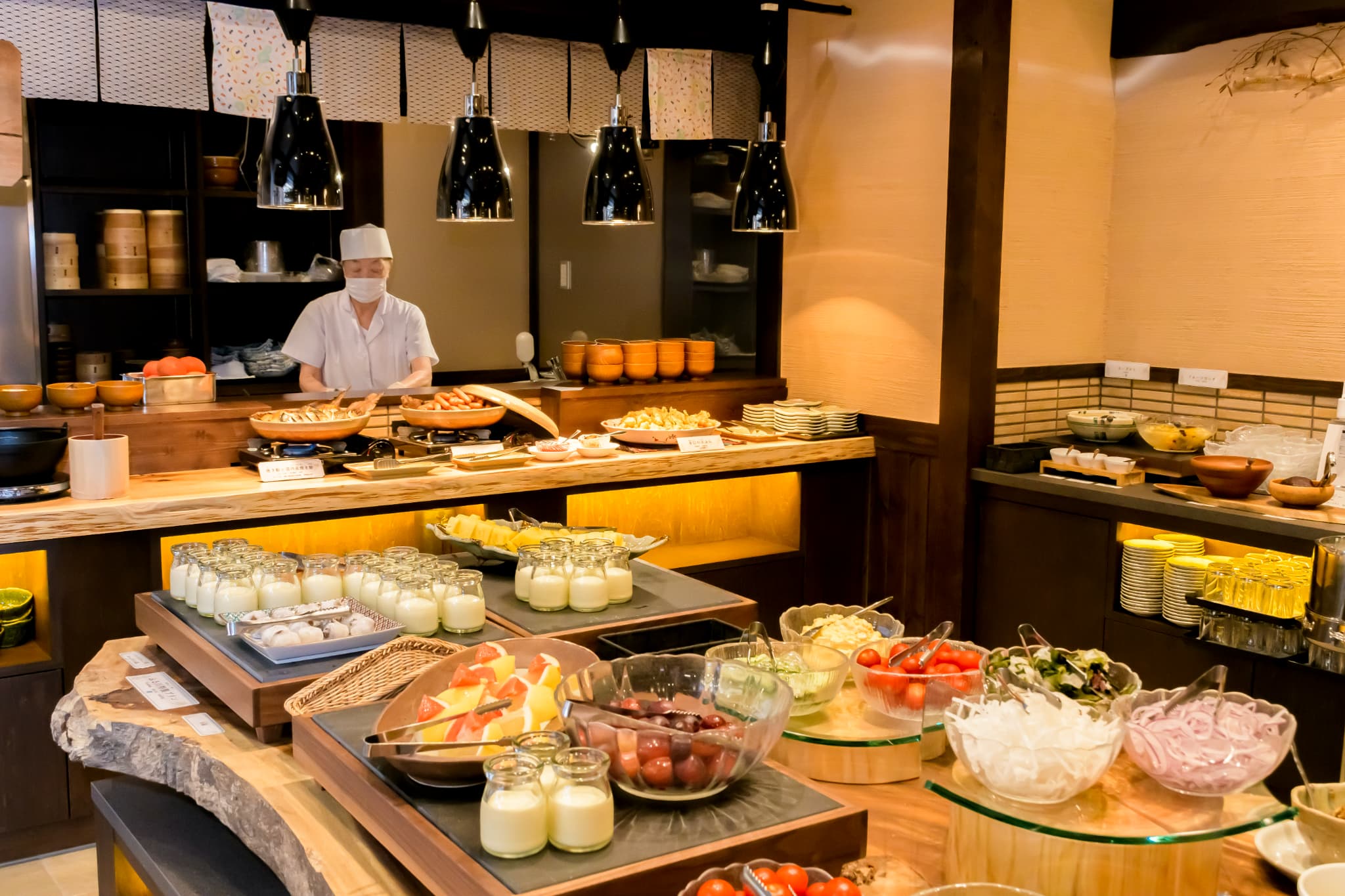 朝食バイキング全景