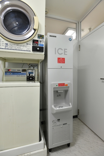 【製氷機】2階には製氷機をご用意しております