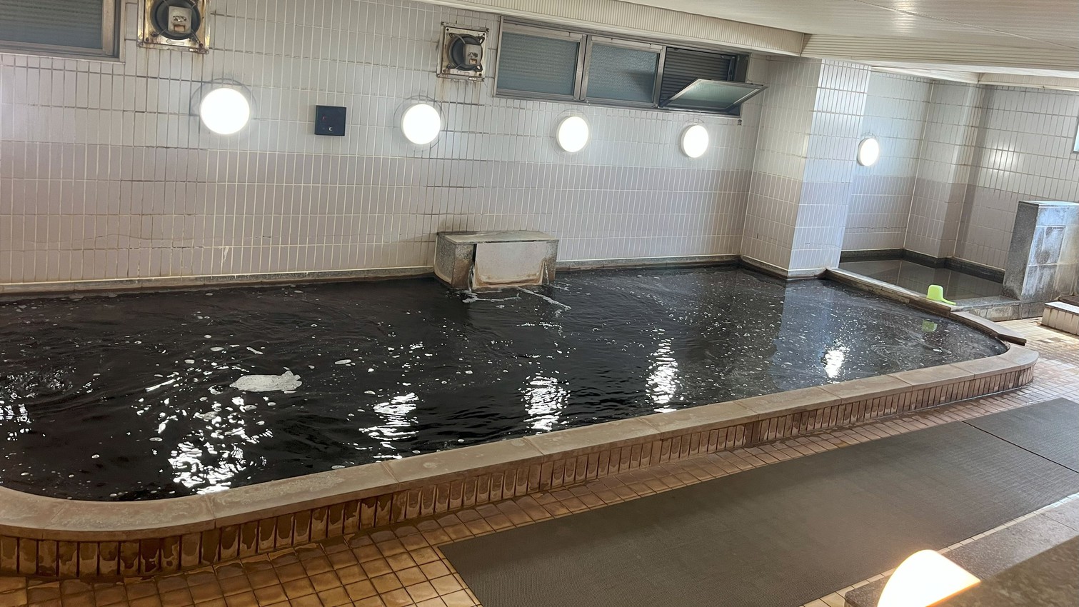 【サウナイキタイ】無料朝食バイキング と 男女別天然温泉大浴場とサウナ完備