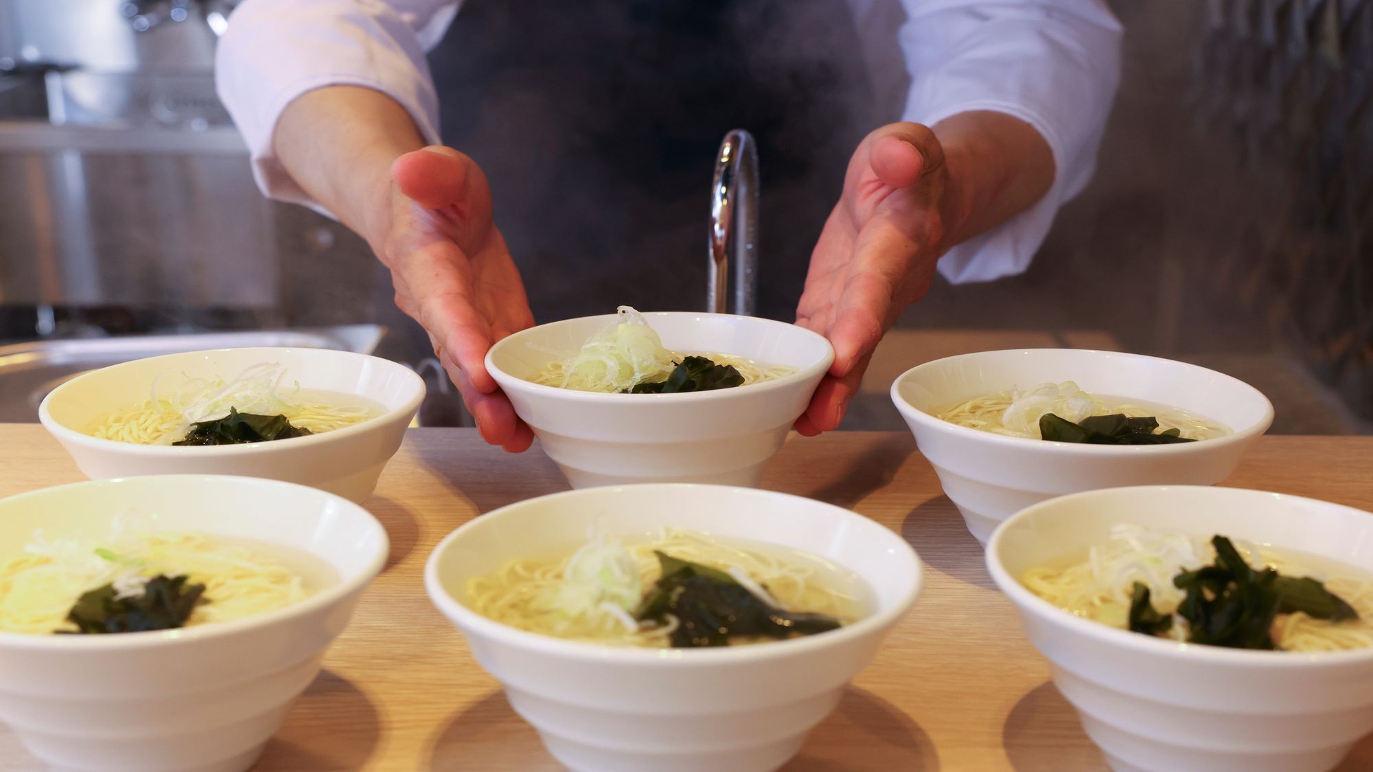 新設されたサウナ付きプライベートヴィラに滞在し、ホテル棟でのビュッフェ朝食が楽しめるプラン