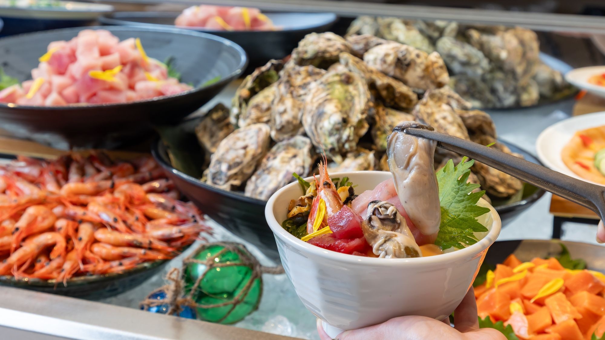 海と大地の恵みを堪能できる、多彩な約70種の和洋ビュッフェが楽しめる2食付きプラン
