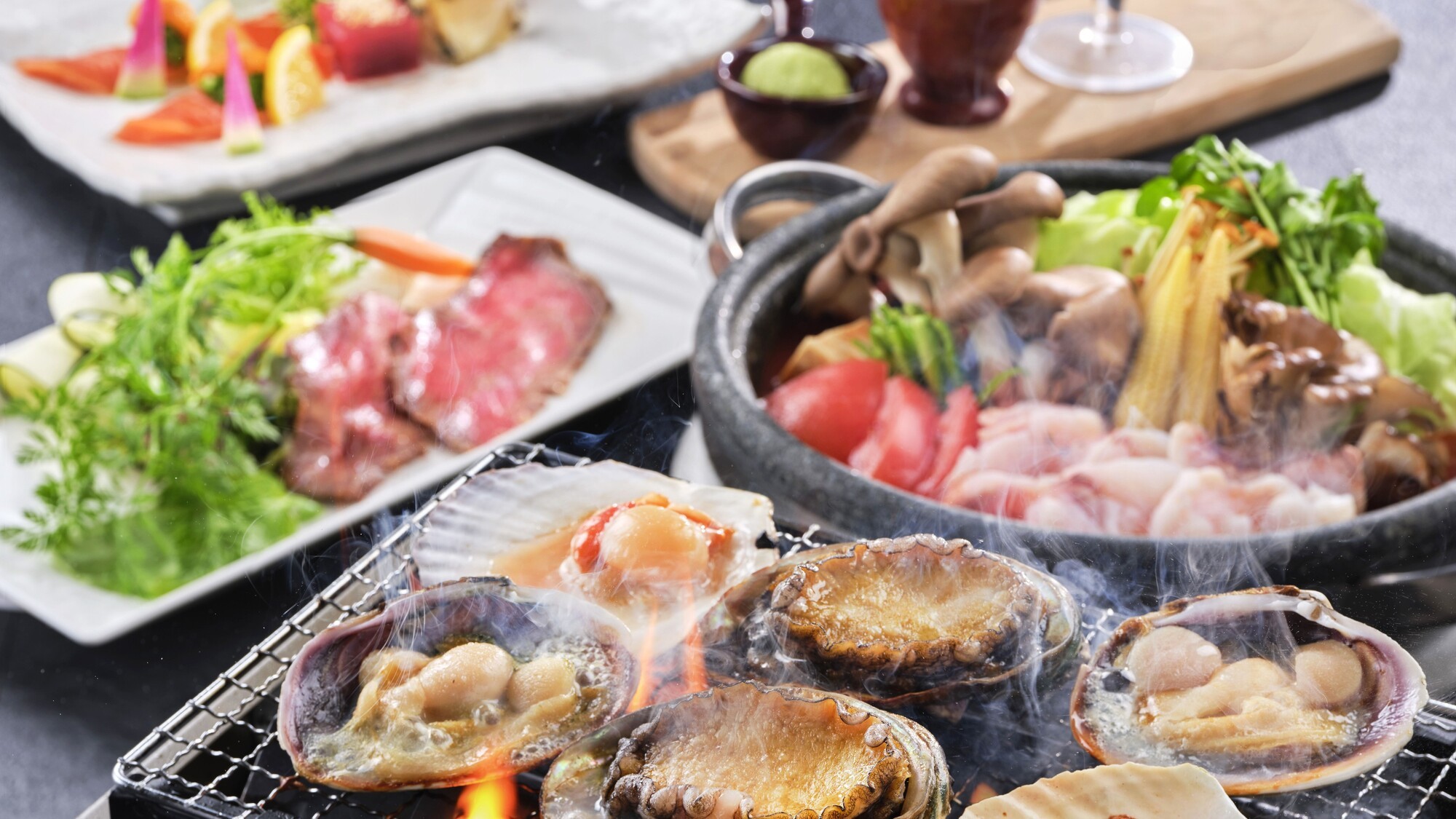 【極み会席】〜大人気「カニ土鍋ご飯」を堪能。名物「海鮮浜焼き」と料理長厳選の旬の味覚を贅沢に味わう〜